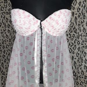 Shortie nightgown or top. Sexy  Little Thibgs